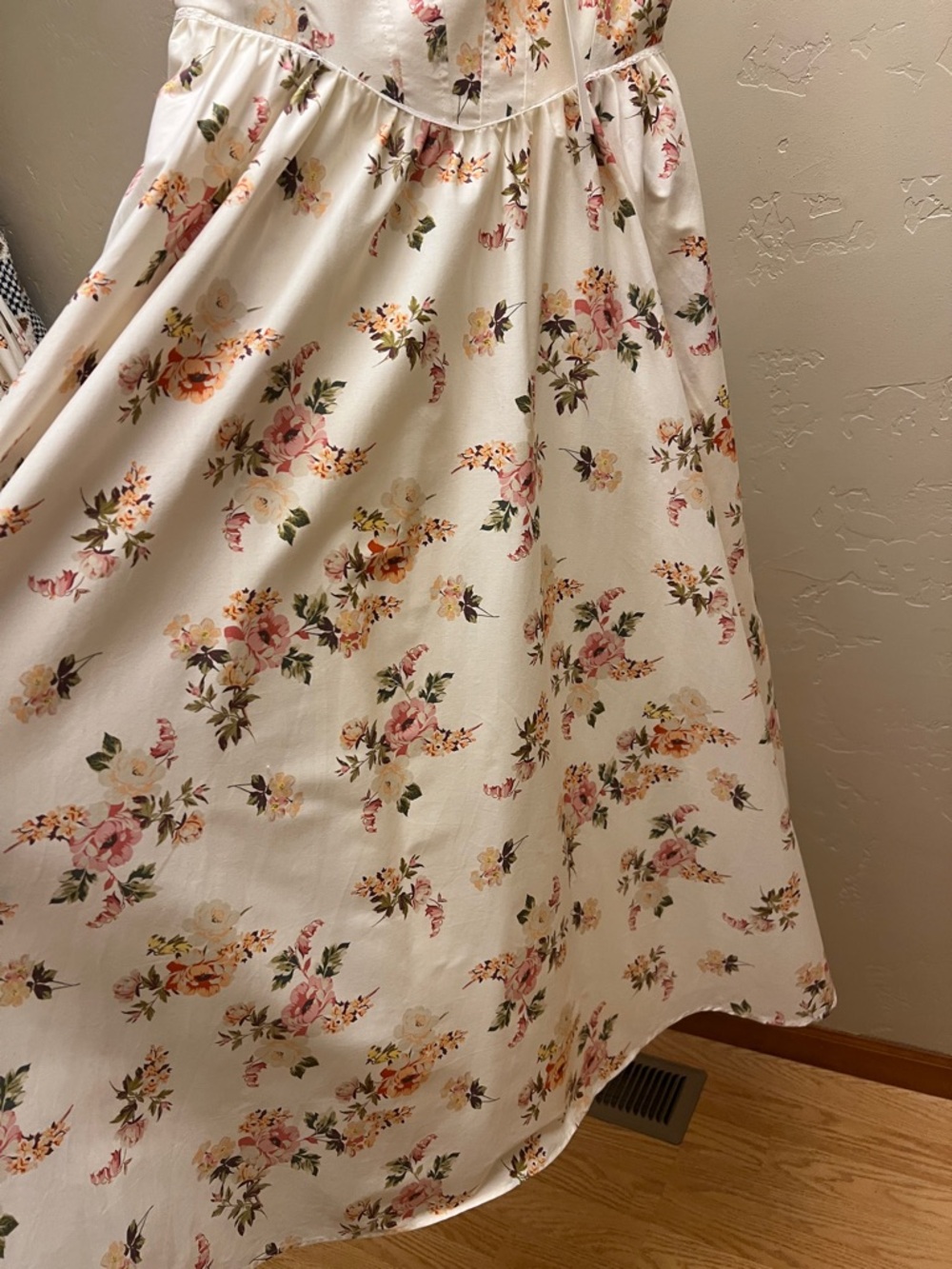 WAYF - Corset Style White Roses Floral Sleeveless Midi Dress - Cotton - Picture 5 of 11